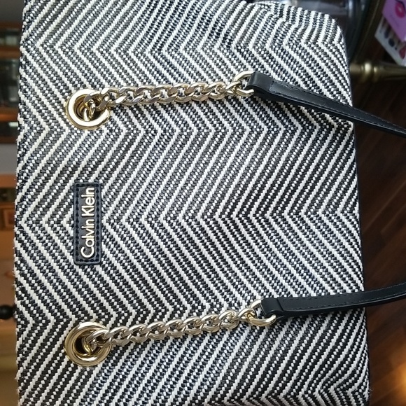Calvin Klein black and gold, chain handbag. - Picture 3 of 4